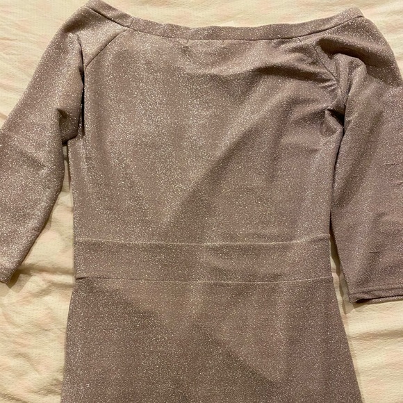 Sparkly, stretchy rose gold gown - Picture 6 of 7